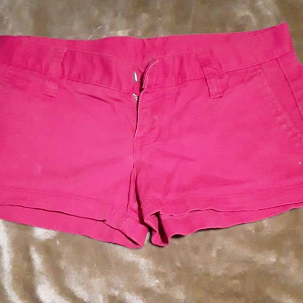 Shorts - Picture 2 of 4